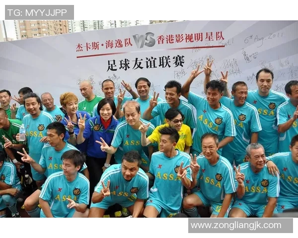 最近哪位国际足球明星访问中国引发了球迷的热烈关注与讨论